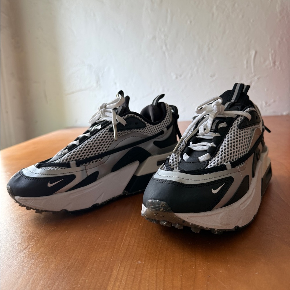 Nike Air Max Furiosa - Black and Silver